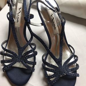 Nina navy strapped sandals size 6.5m